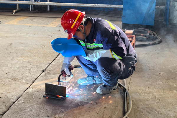 1732604714797859.jpeg A1E49C12274ACA15069CFE939010D145机电维修队岗位手艺竞赛2.jpg